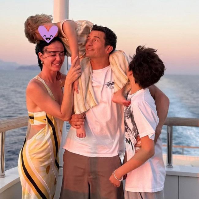 　オーランド・ブルーム（中央）