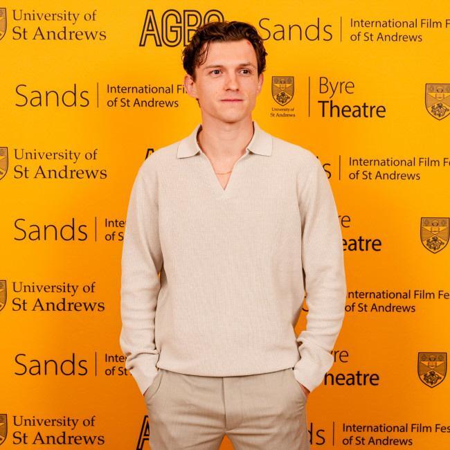 　トム・ホランド