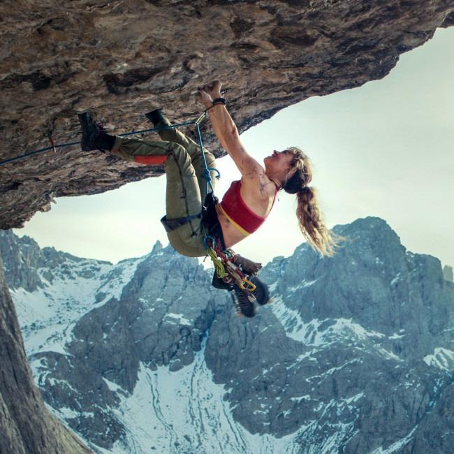 　リリー・ジェームズ