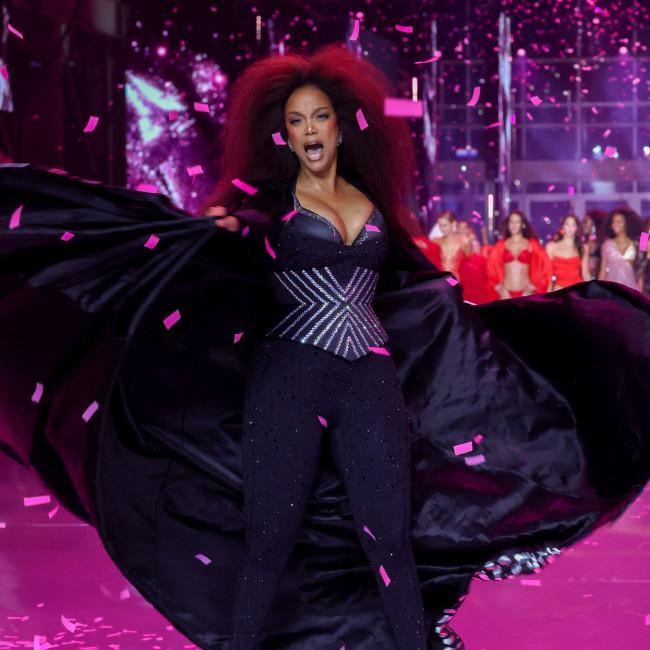 　タイラ・バンクス