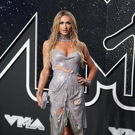 　パリス・ヒルトン