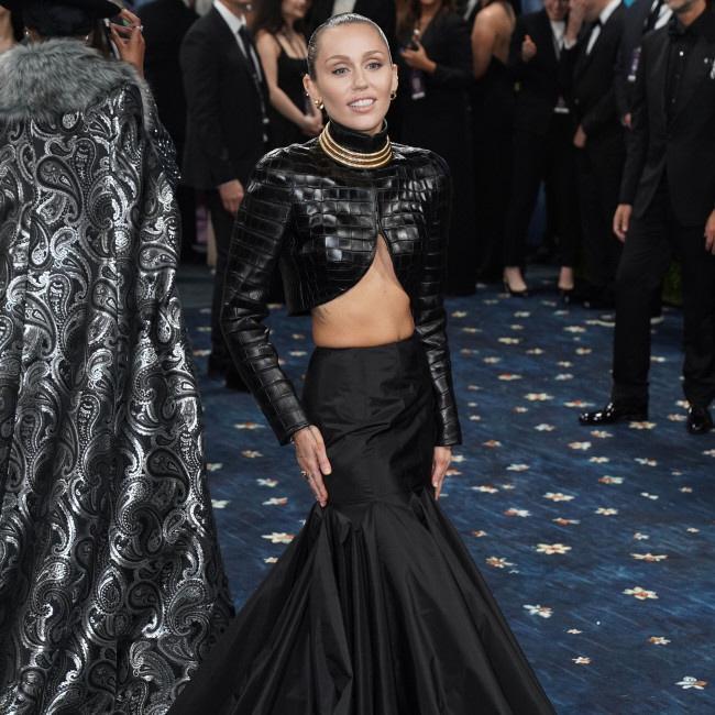 　マイリー・サイラス