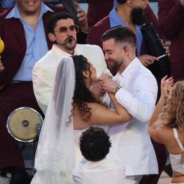 バッド・バニーのハーフタイムショーの結婚式は本物だった