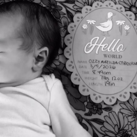 オジー・オズボーンの息子ジャック、誕生した第5子を亡き父の名にちなんで命名