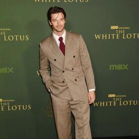 新作映画でフィービー・ディネヴァーと共演するパトリック・シュワルツェネッガー