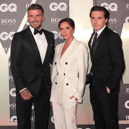 （左から）デビッド・ベッカム、ヴィクトリア・ベッカム、ブルックリン・ベッカム