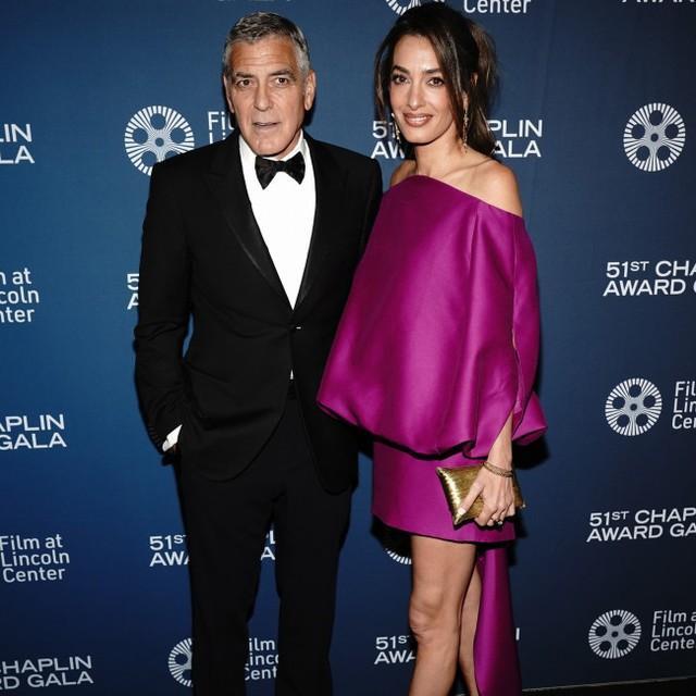 ジョージ・クルーニー（左）とアマル・クルーニー氏