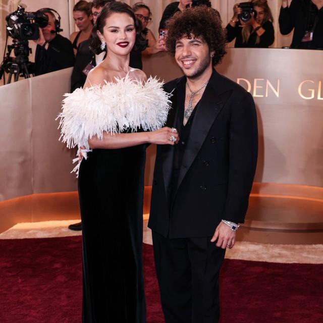 セレーナ・ゴメス（左）とベニー・ブランコ