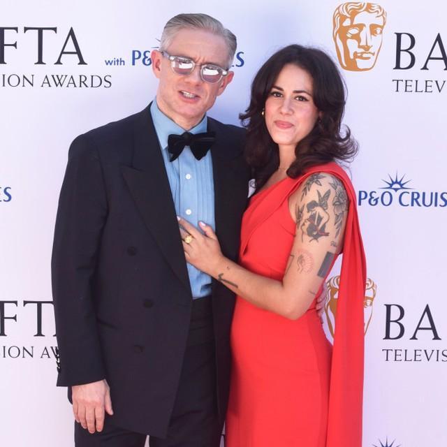 マーティン・フリーマンとレイチェル・ベナイサ