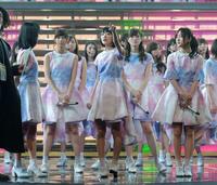 本番にむけリハーサルする乃木坂４６生駒里奈とメンバー＝ＮＨＫホール（撮影・堀内翔）