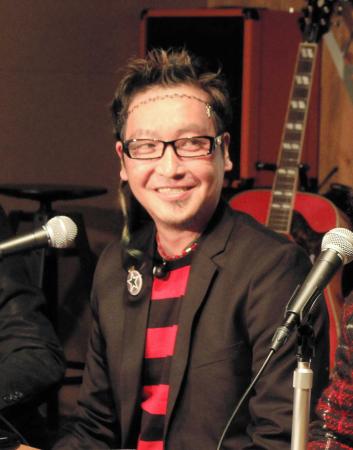 　トークライブに登場した酒井法子の元夫・高相祐一氏＝大阪市内