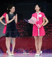 ワンライフモデルオーディション２０１６でグランプリに輝いた藤田美里（右）左は筧美和子