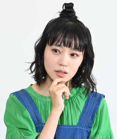 　インタビューに答える奈緒（撮影・高石航平）