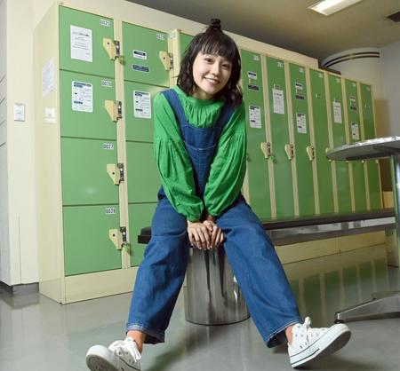 　「芸能活動を楽しめることが長所」と自然体で語る奈緒（撮影・高石航平）