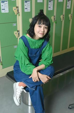 　「芸能活動を楽しめることが長所」と自然体で語る奈緒（撮影・高石航平）