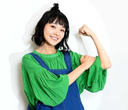 　「芸能活動を楽しめることが長所」と自然体で語る奈緒（撮影・高石航平）