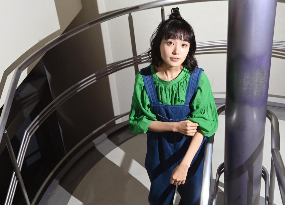 　「芸能活動を楽しめることが長所」と自然体で語る奈緒（撮影・高石航平）