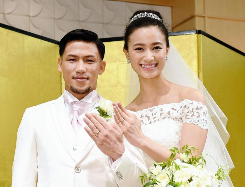 高橋ユウ 純白ドレスで すごいかっこいい人と結婚してる 芸能 スポーツ動画 デイリースポーツ Online