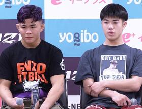 ＲＩＺＩＮ甲子園で優勝したヤマモト・エンゾ・マサミ（左）と準優勝の須田雄律