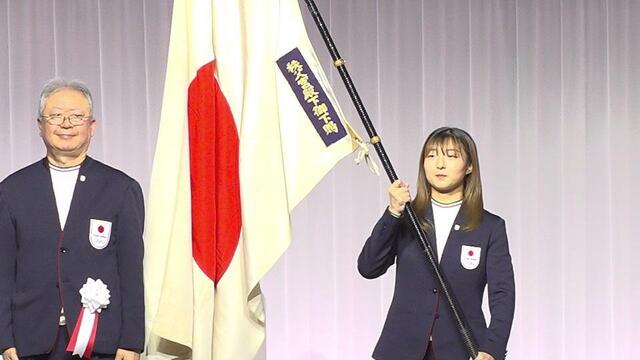 旗手代行を務めた坂本花織
