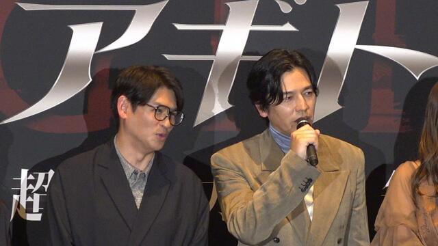 舞台挨拶に出席した賀集利樹（左）と要潤