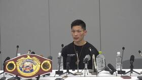 会見で渋い表情の松本流星