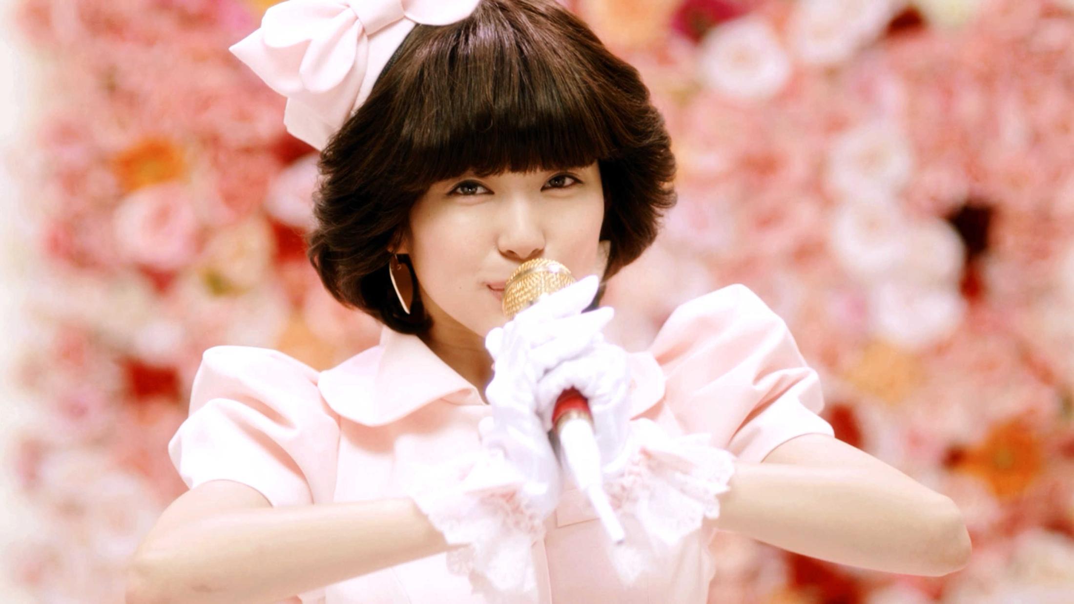　渡辺美優紀のソロデビューシングルのミュージックビデオ
