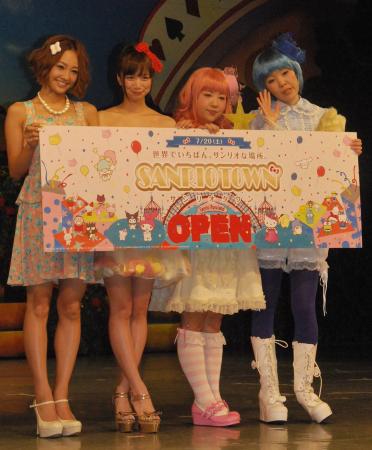 　北島との同居を明かした千紗（左端）。イベントに登場した（左から）芹那、アジアンの馬場園梓、隅田美保