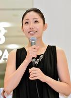 オープンイベントに登場した安藤美姫＝東京都中央区銀座１丁目５-６（撮影・園田高夫）
