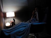 「ネスカフェ睡眠カフェｉｎ原宿」の半個室ブース席＝都内