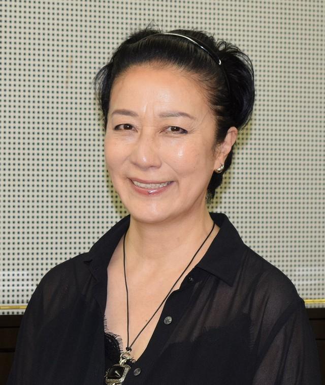 インタビューに応じた高汐巴