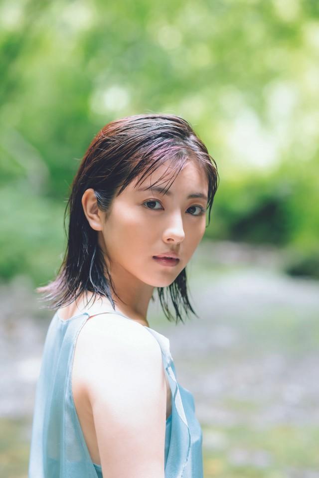 浜辺美波さん　アクリルスタンド ビキニ 2025年最新】浜辺美波 アクリルスタンドの人気アイテム - メルカリ