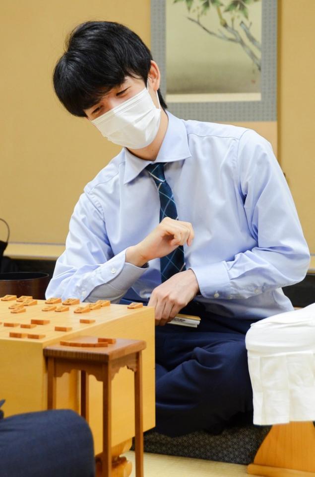 永瀬王座を破り、豊島竜王への挑戦を決めた藤井聡太二冠（提供：日本将棋連盟）