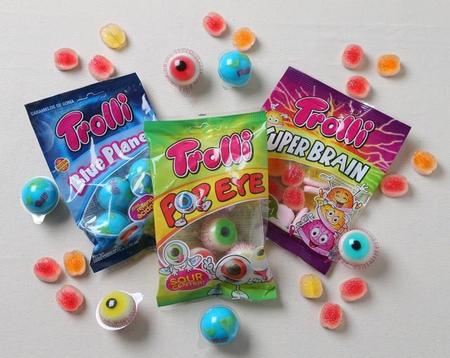 （左から）地球グミ、目玉グミ、ブレインズ(脳みそ)グミ