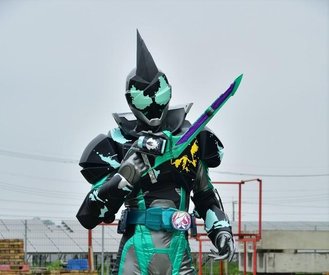 謎の仮面ライダーエビル 正体は大二から生まれた悪魔 カゲロウ 現役高校生６年ぶりに変身 サブカル系 芸能 デイリースポーツ Online