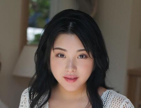 野田すみれ「強気な瞳にキュンです」より (c)集英社／撮影：藤本和典