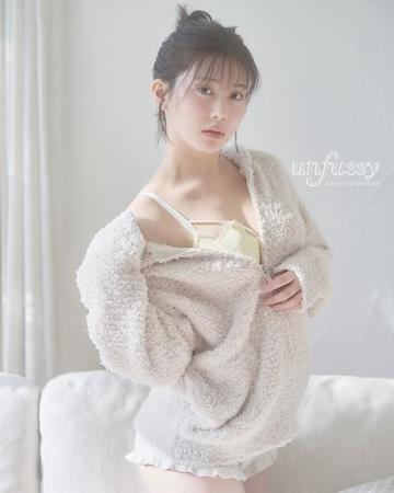 元乃木坂46　生写真　伊藤純奈　プリーツ　ヒキ　直筆サイン 41UZNV6231L._UF350,350_QL50_.jpg