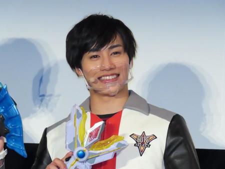 イベントに出席した寺坂頼我