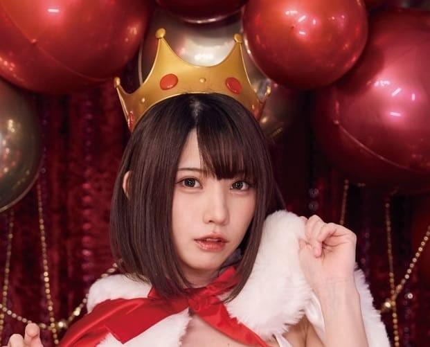 「カバーガール大賞」に輝いたえなこ