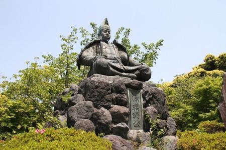 源頼朝像（Paylessimages／stock.adobe.com）