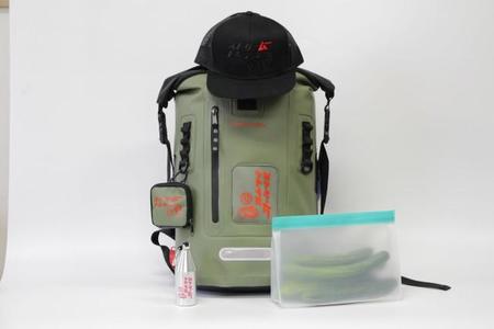 ６月に発売される「河童捕獲キット」。特注のターポリンでできた防水性の高いバッグはカッパが一匹すっぽり入るサイズだ