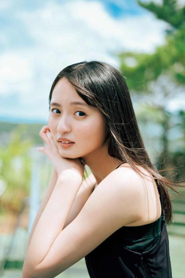 乃木坂46・遠藤さくら 真夏の熱海で圧倒的清涼感を披露/サブカル系