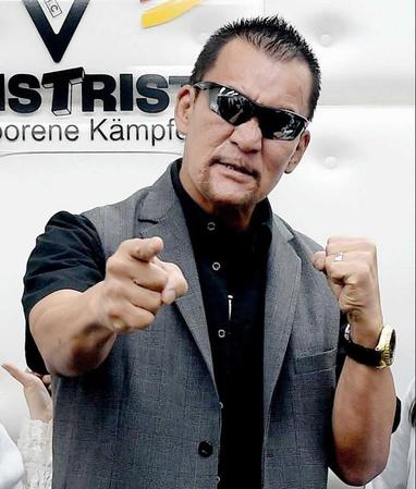 プロレスラーの蝶野正洋