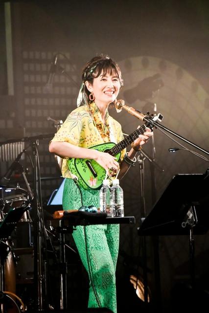 荻野目洋子の今 ライフワークは「虫」新番組を開始　バンドの歌姫で「ダンシング・ヒーロー」も披露