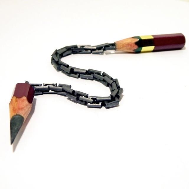 鉛筆の芯を削って製作した「鎖」（＠shiroi003）さんツイッターより
