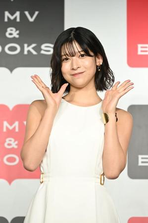 ファースト写真集「ユメノソラ」の発売会見を行った染野有来＝都内