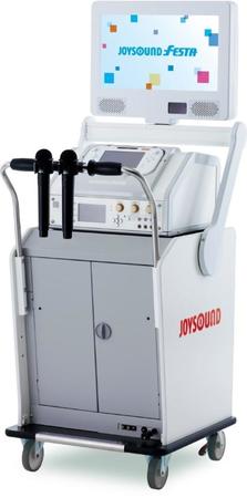 「Ｗｉｉ　Ｕ　ＧａｍｅＰａｄ」が装着された「ＪＯＹＳＯＵＮＤ　ＦＥＳＴＡ」の筐体