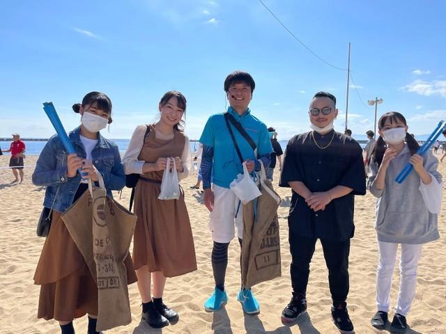 「神戸海さくら」森口智聡代表（中央）、越前谷直樹（左から４番目）とKOBerrieS♪メンバー