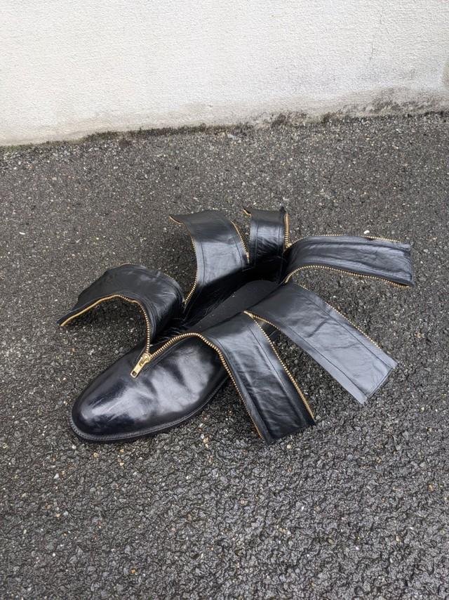 足に麻痺がある人でも着脱しやすいようにと作られたブーツ「banana」 