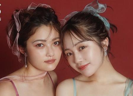 ブランドミューズを務める井上咲楽（左）、なえなの